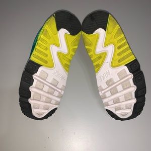 Nike AirMax Athletic Shoes US 9 Yellow & Green | Athletic shoes, Nike air max, Shoes